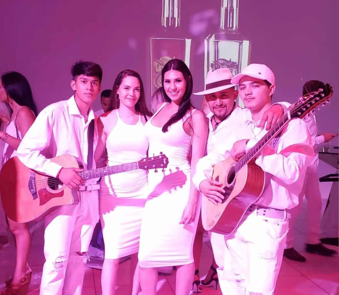 A musical moment at the Veneno Tequila launch (David Duncan Photography for Veneno Tequila)