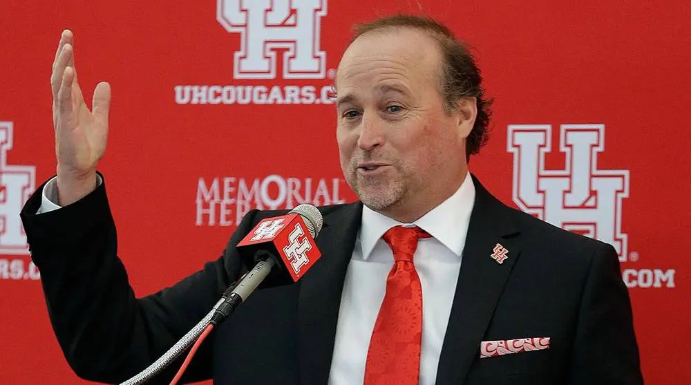 Dana Holgorsen’s UH Team Gets No Respect From Refs in Top 20 Loss — a Mountain of a Job Grows Larger