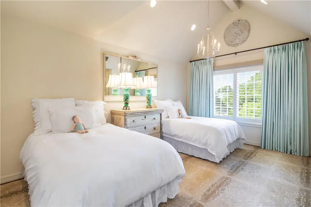 Large, beautiful windows allow for natural light.