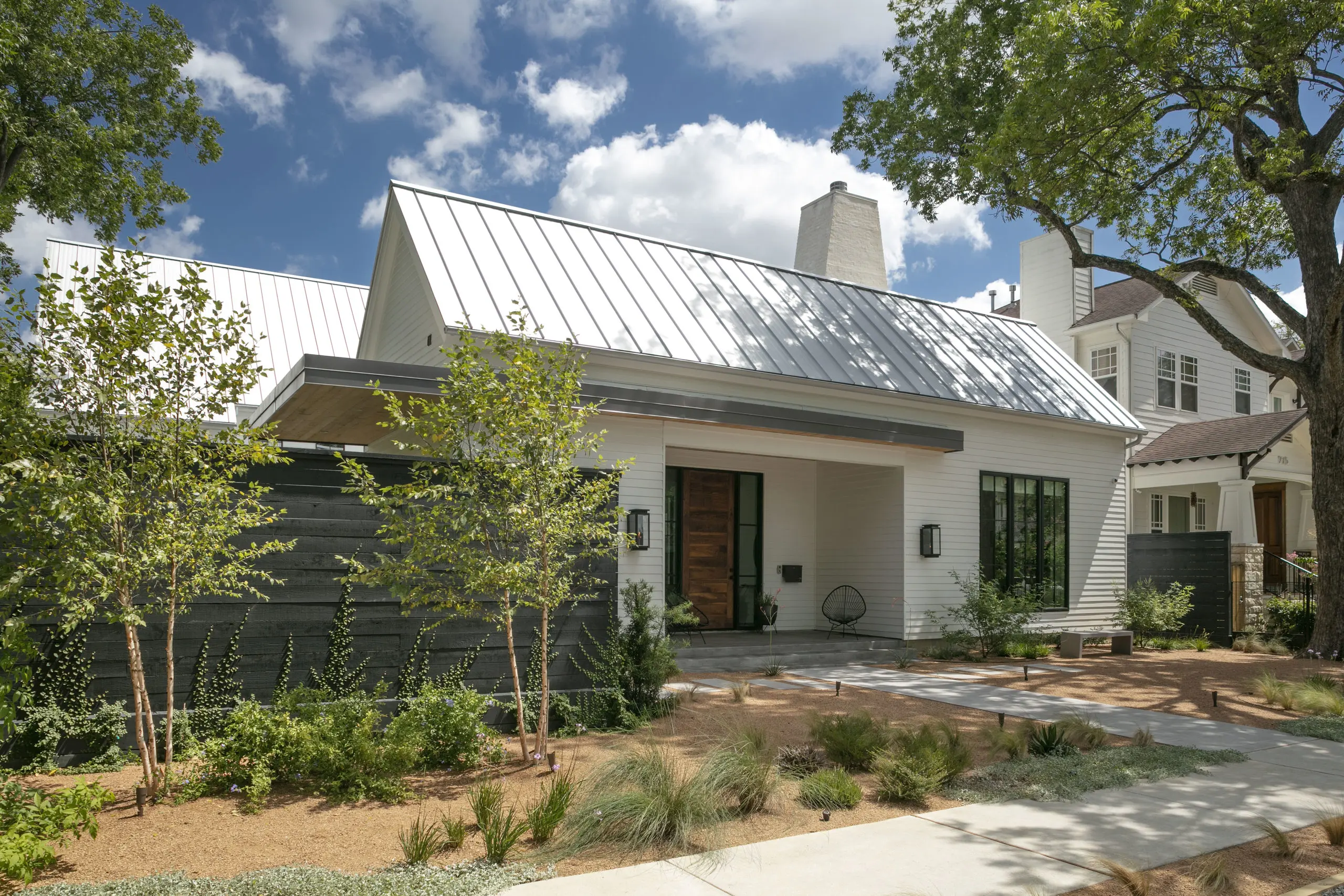 707 E. 9th by Collaborative Design Group Architecture & Interiors (Photo by Benjamin Hill Photography)