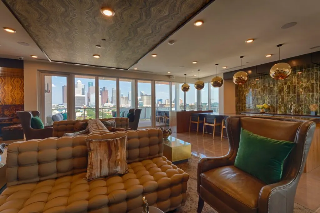 Incredible views of downtown Houston are guaranteed from the eighth floor clubhouse at Pearl Marketplace.
