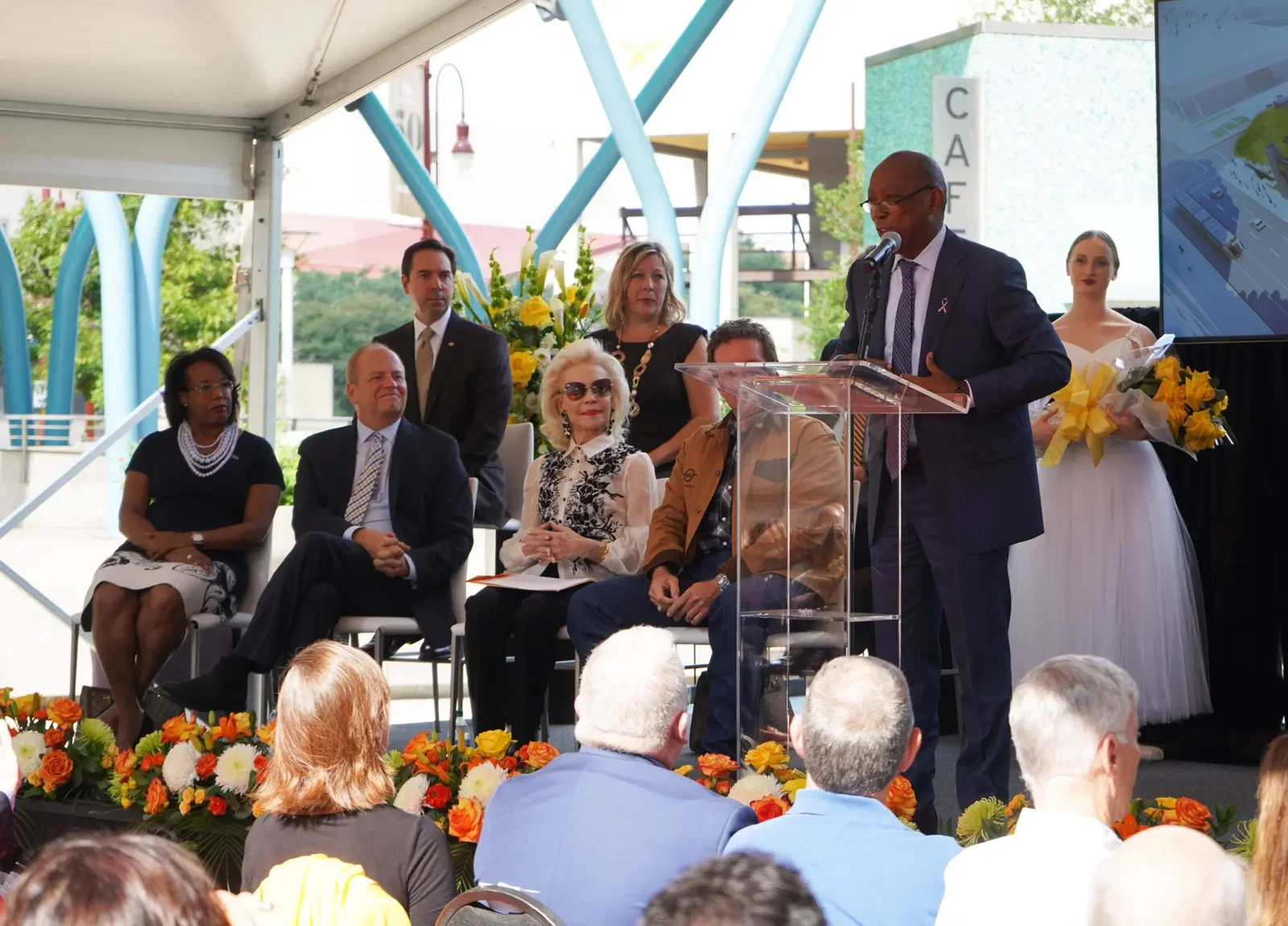 Mayor Sylvester Turner addresses the VIP gathering at Jones Plaza for naming of the Lynn Wyatt Square for the Performing Arts (Photo by Shane Hughes, Houston First)