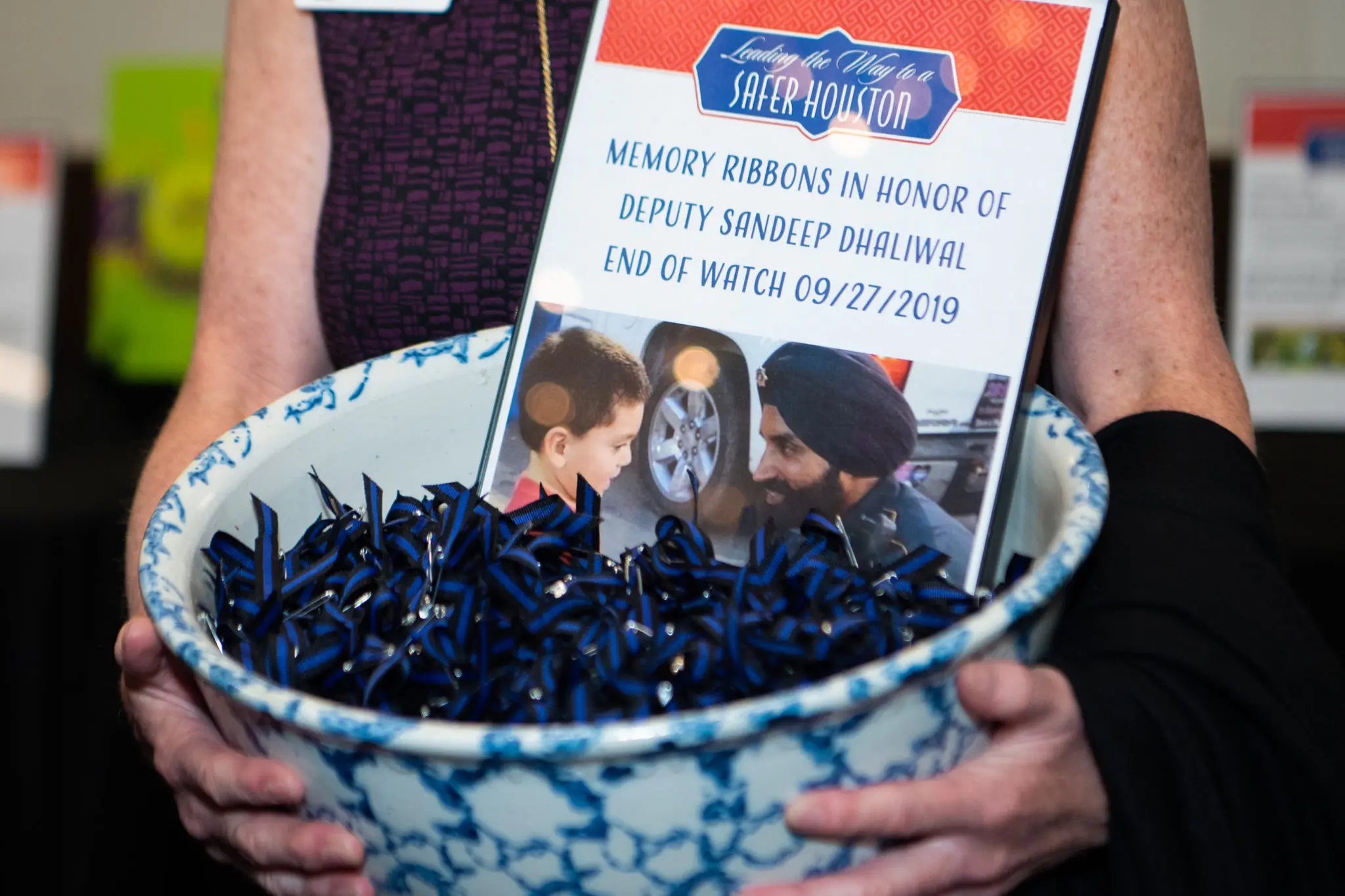 Ribbons in memory of fallen Deputy Sandeep Dhaliwal (Photo by CatchlightGroup.com)
