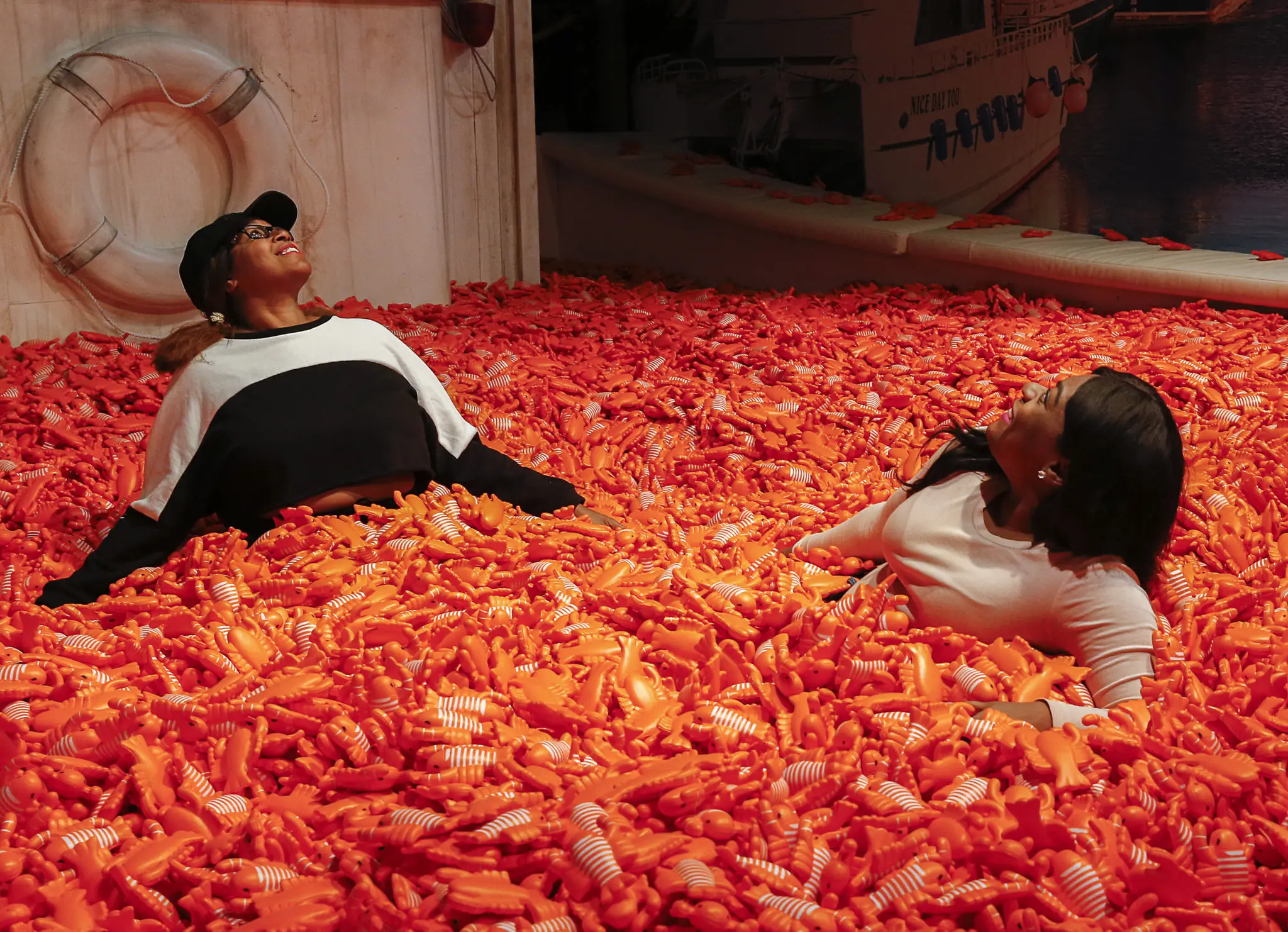Rollin' in shrimp with Forrest Gump (Photo by Bob Levey/Getty Images for Movietopia)