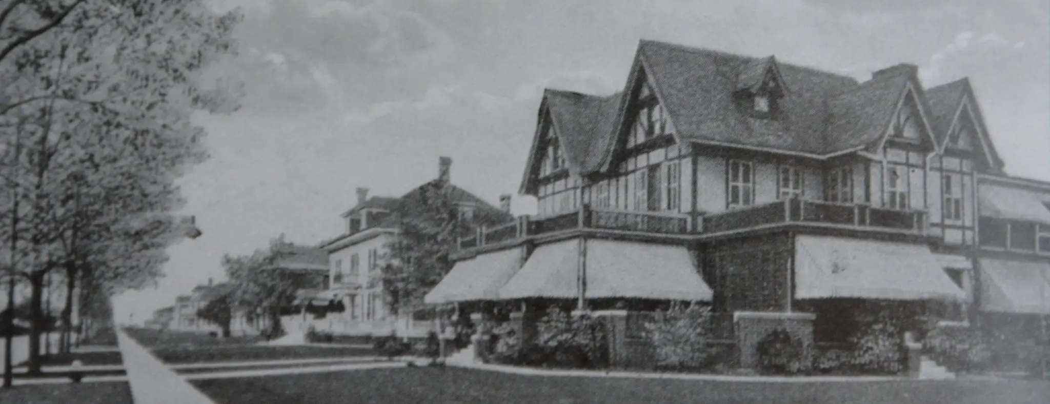 Vintage photo of No. 4 Courtlandt Place, designed by Sanguinet and Staats for Sterling Myer, chief developer of Courtandt Place. It was completed in 1910.