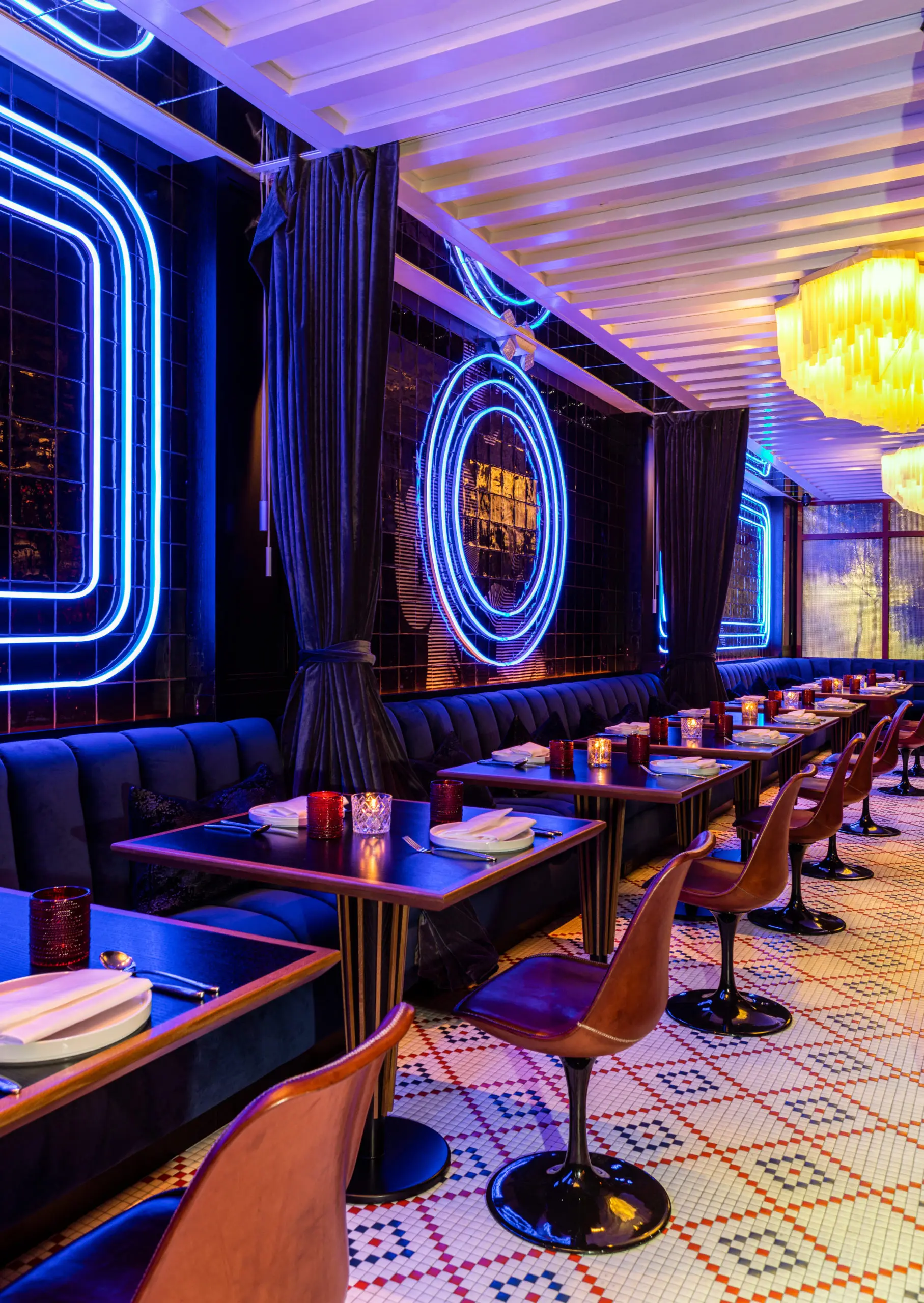 Chic lighting inside MAD (Photo by Julie Soefer)
