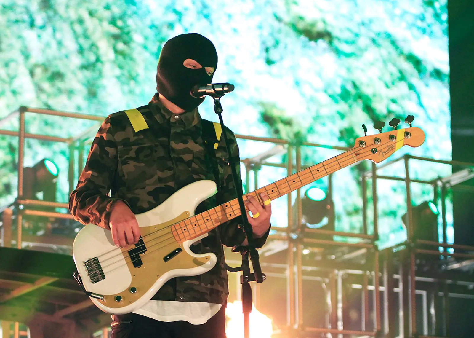 Twenty One Pilots puts on the best live concerts in music today.