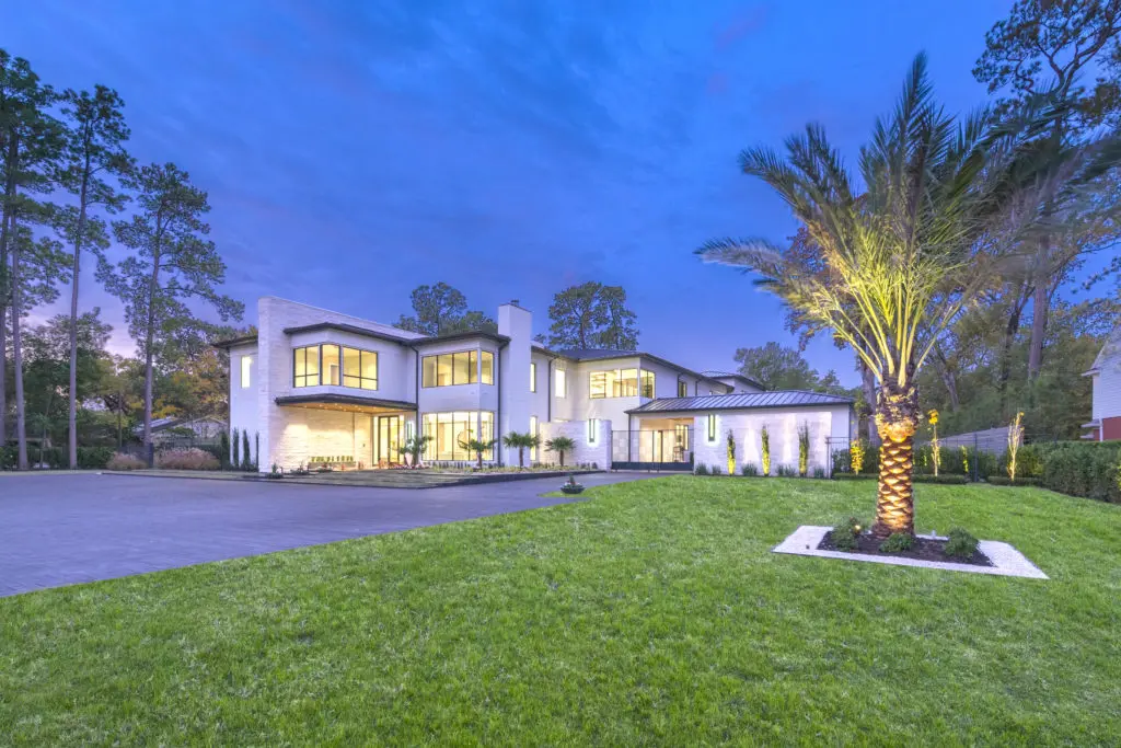 The Al Ross home on Memorial Drive sold in mid-January in a contract that included many of the furnishings provided Benjamin Johnston Design. (Photo by Jeff Myers Photography)