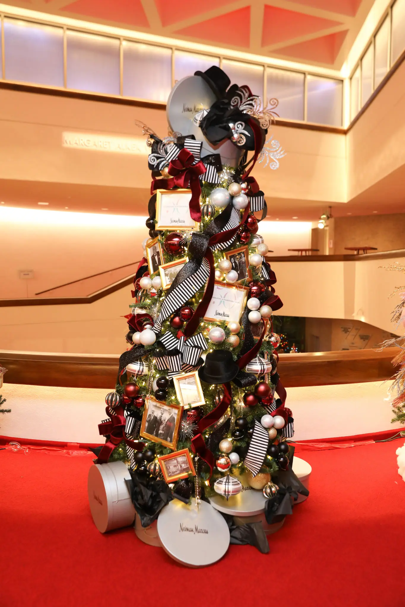 The Neiman Marcus tree celebrating the store's 50th anniversary, sponsored by Angela and Craig Jarchow. (Photo by Priscilla Dickson)