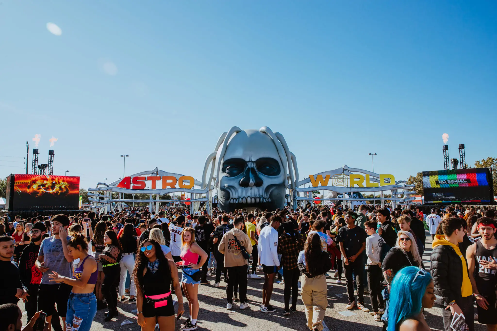 Travis Scott's disembodied head welcomed festival goers. (Photo by AB Gonzalez)