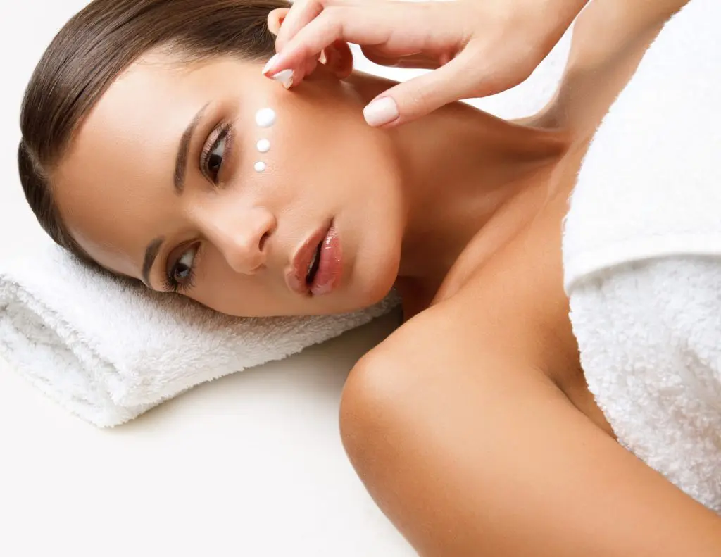 Spa treatment care of Solaya Spa & Salon by The Houstonian