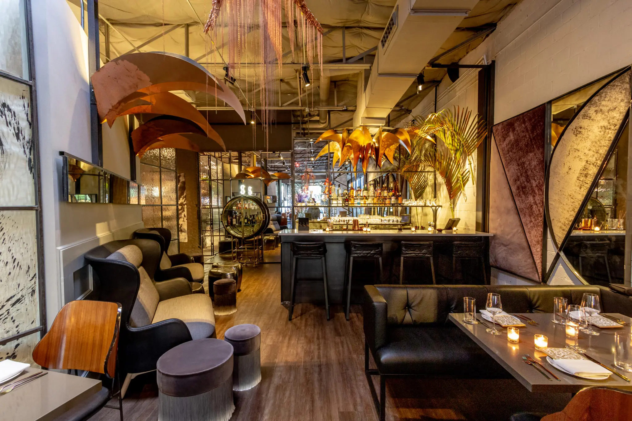 The dinner and drinks crowd can sometimes get a little saucy due to the warmly lit bar.