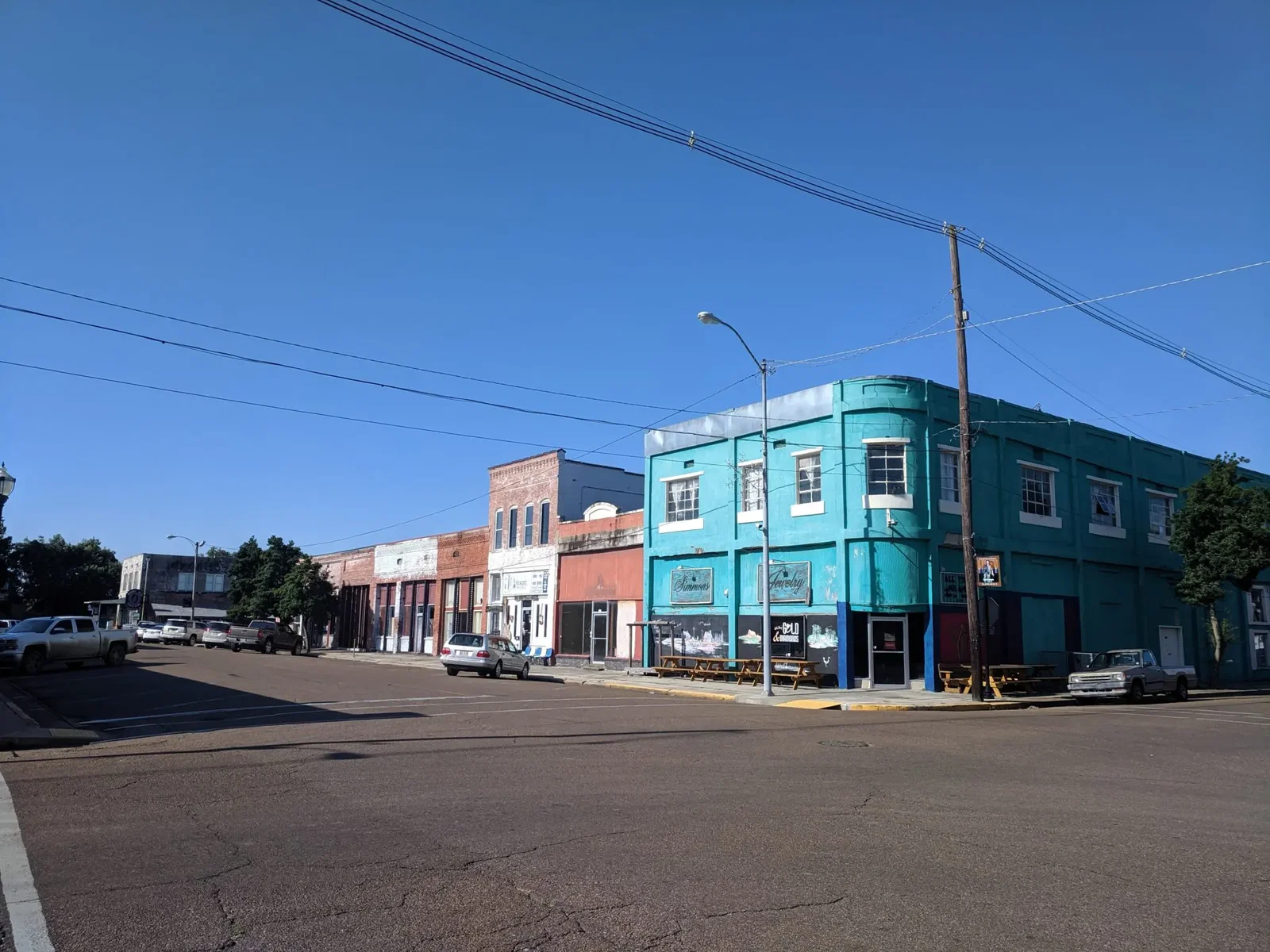 Main Street, Clarksdale, Mississippi (Photo by Ariane Roesch and Zak Miano)
