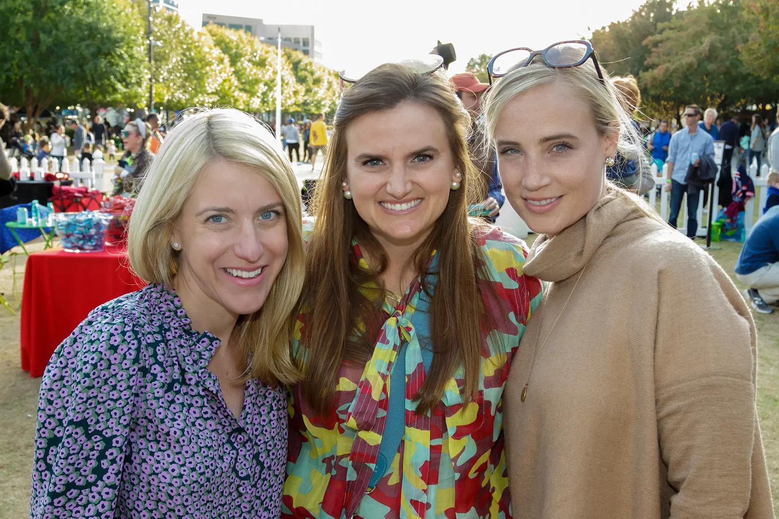 Katie Samler, Lindsey Billingsley, Erica Denton (Photo by WJNPHOTO)