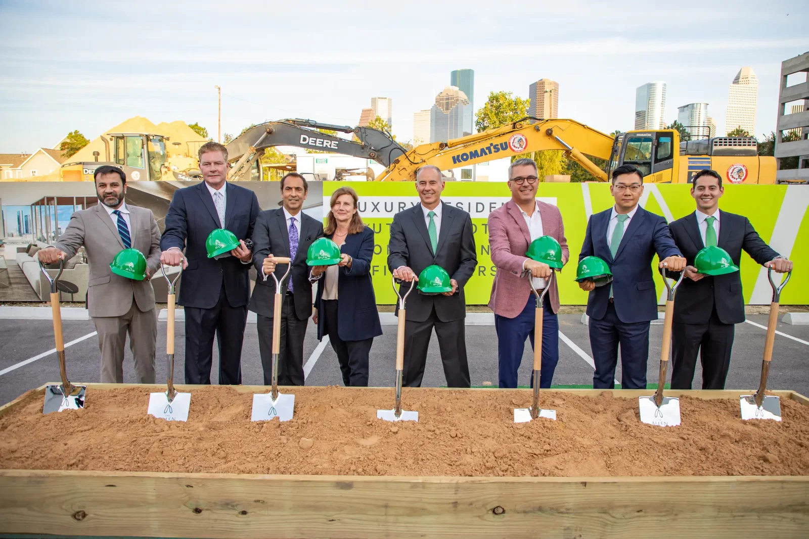 Pawan Kapoor, Gary Leach, Moez Mangalji, Kathrin Brunner, Roberto Contreras, Jeffery Abel, David Du, Roberto Contreras IV (Photo by Ruben Escobar)