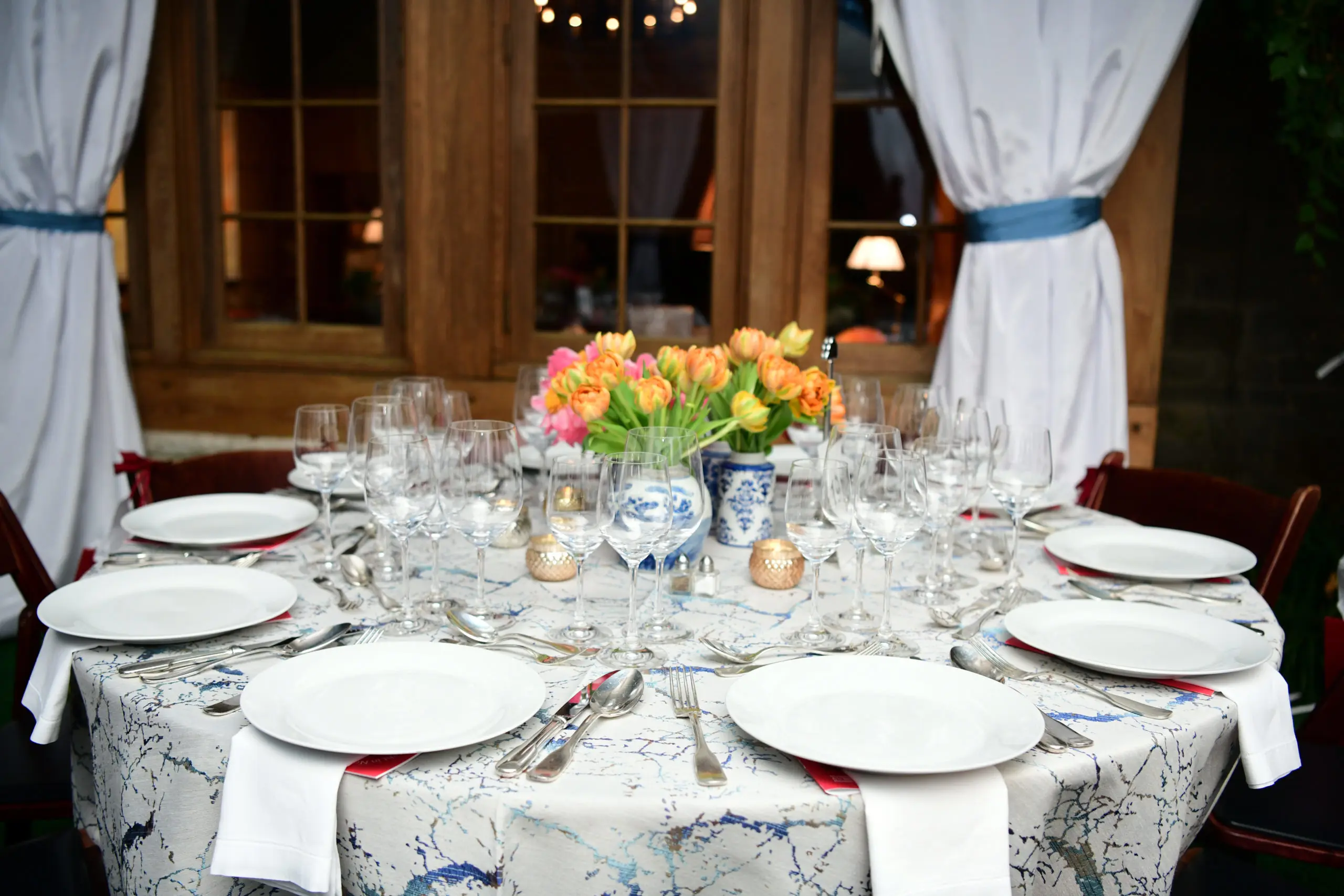Table décor and florals by Bergner & Johnson, Another Great Night's go-to designer. (Photo by Daniel Ortiz)