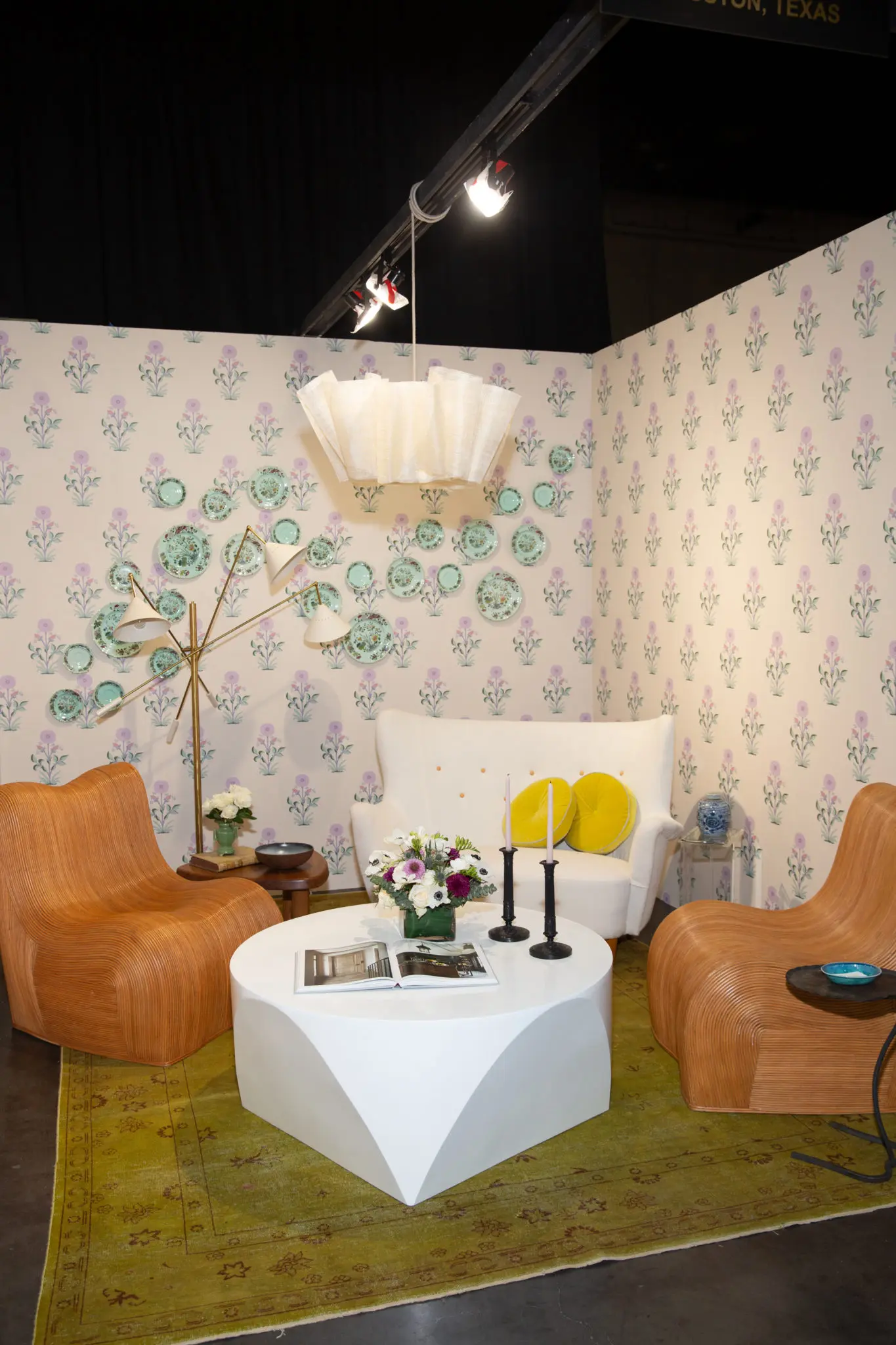 Vignette by Lauren Haskett Fine Design (Photo by Jenny Antill Clifton)