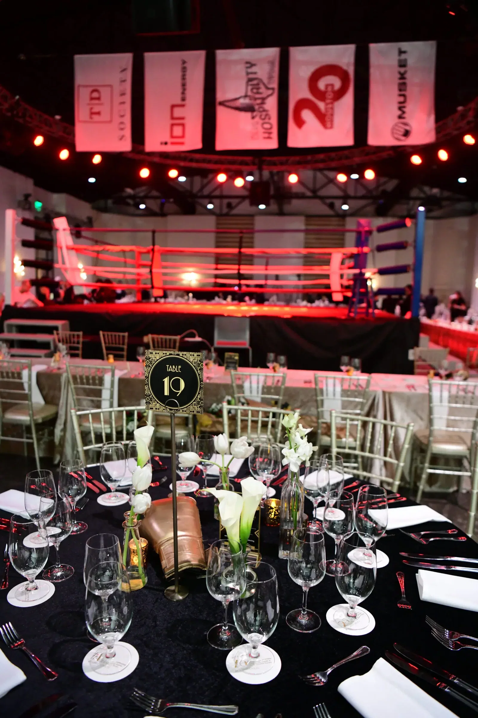 The Revaire is transformed into a dinner venue for boxing matches. (Photo by Daniel Ortiz)