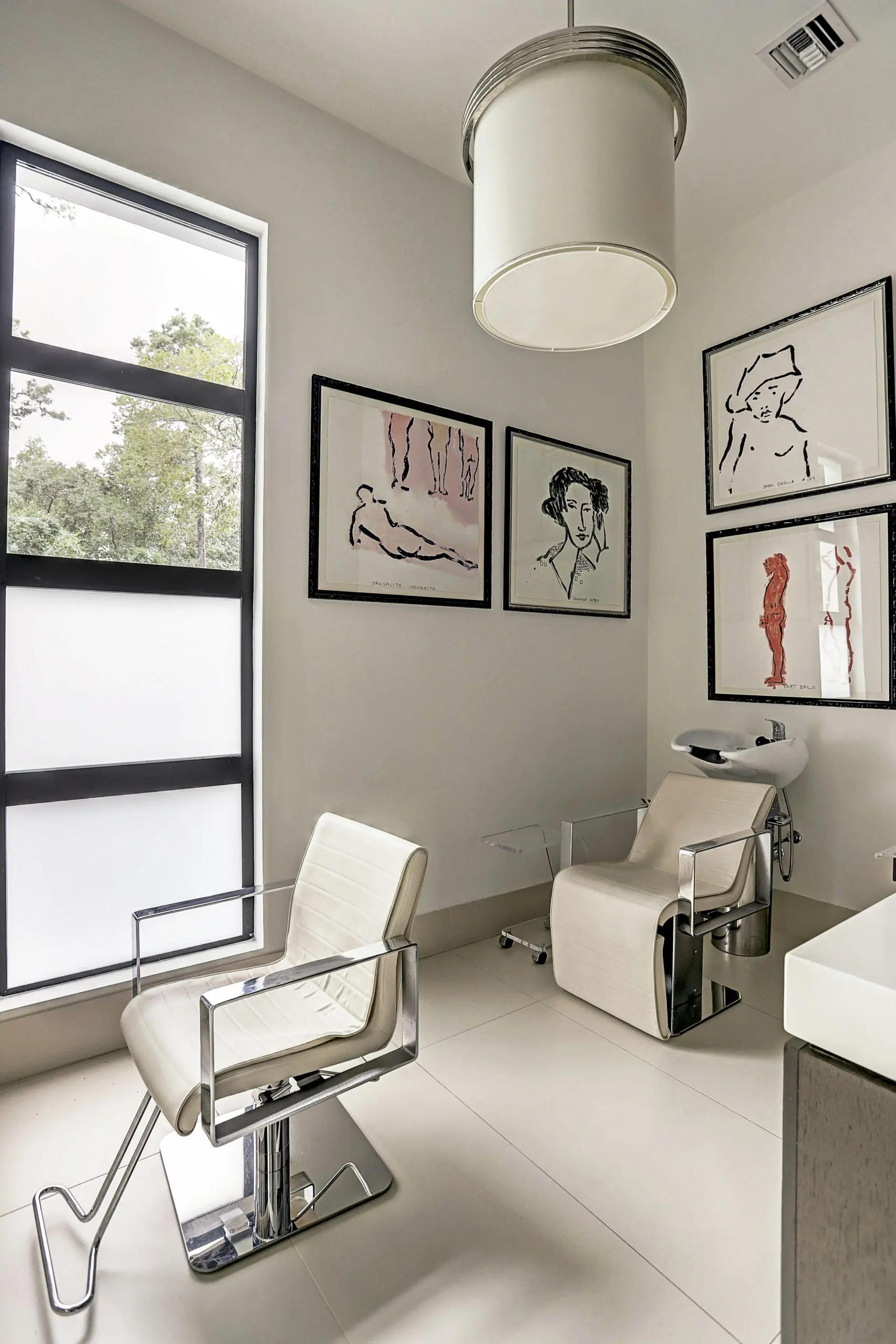 The mansion includes a personal beauty salon. (Photo by TK Images)