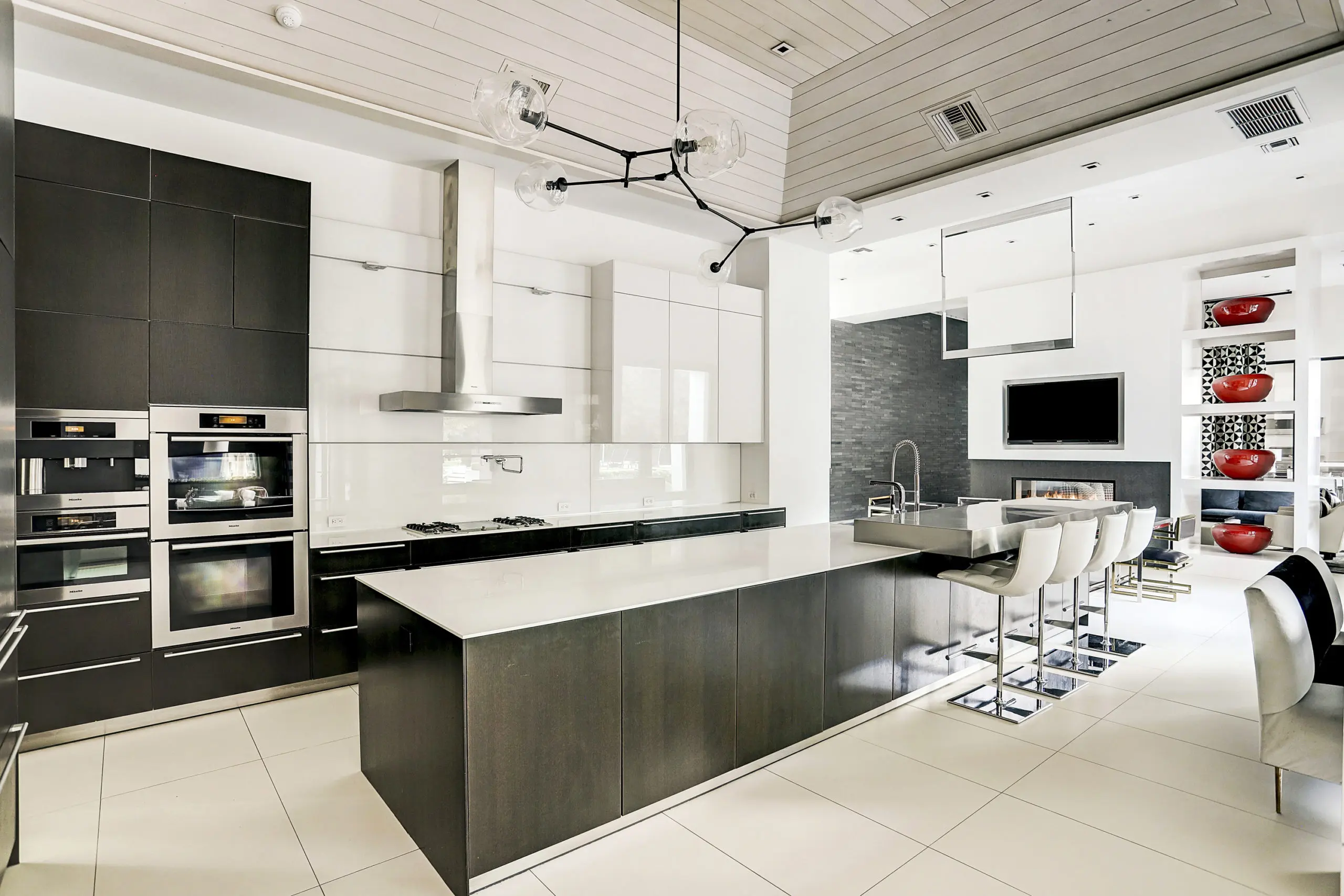 A state of the art kitchen is well-designed for large entertaining. (Photo by TK Images)