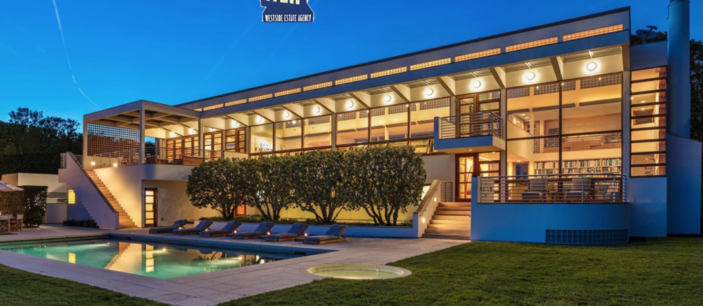 Charles Gwathmey-designed oceanfront home in Malibu has sold for $100 million. (Westside Estate Agency photo)