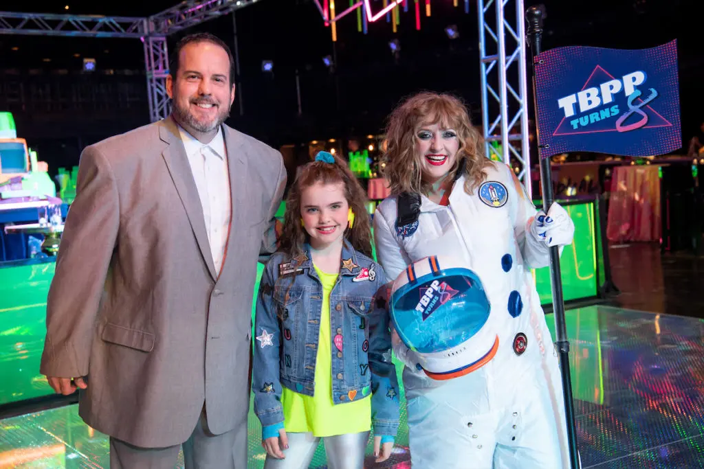 Colin, Lizzie, and Paige Chenault (Photo by Bruno )