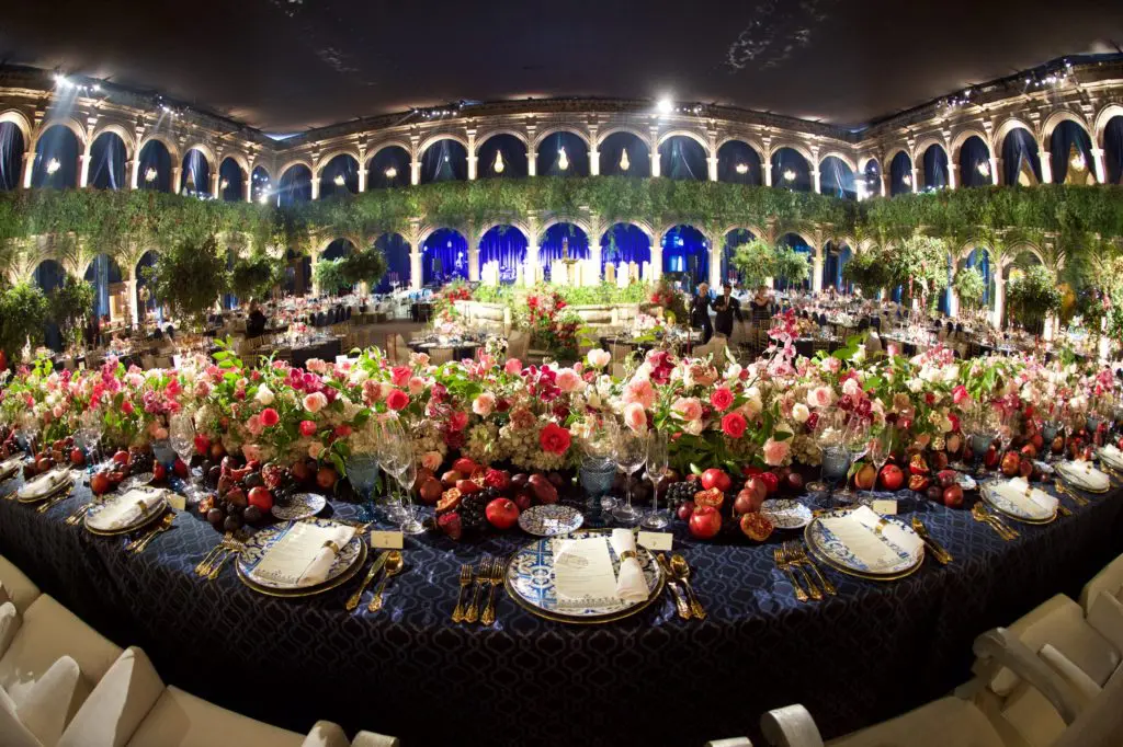The decor was magical for the wedding held at Mexico City's Colegio de San Ignacio de Loyola Vizcaínas. (Photo by Graciela Ubando)