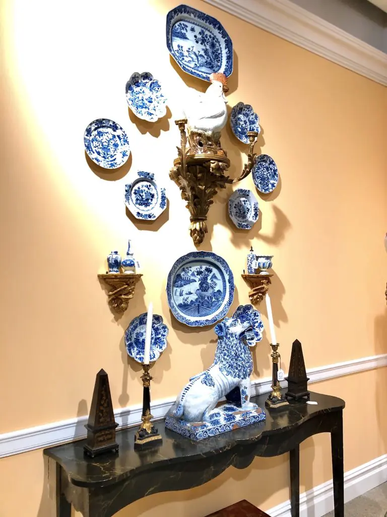 A vignette of blue and white Delftware. (Photo by Lacelliese King)