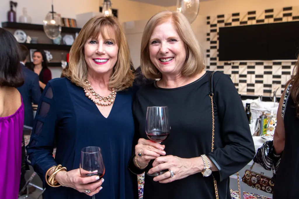 Lu Caltagirone, Debbie Simon (Photo by Michelle Watson CatchlightGroup.com)