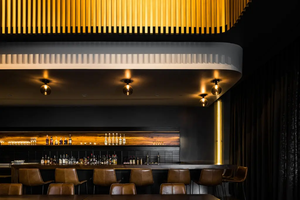 Jettison is a sleek bar for conversation and cocktails. Photography by Robert Yu and Mark Leveno