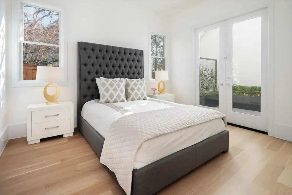 The home features five private en-suite bedrooms and six full bathrooms. 