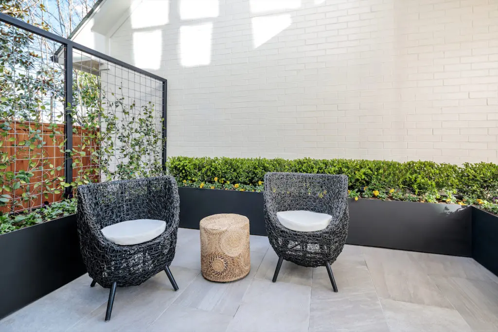 A well manicured outdoor space. 