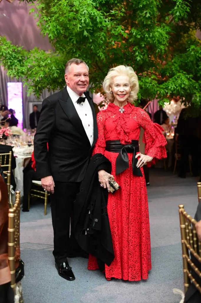 Richard Flowers, honoree Lynn Wyatt at the 2020 Asia Society Tiger Ball (Photo by Daniel Ortiz)