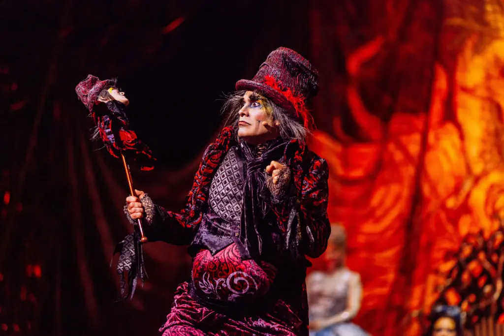 Mr. Fleur, the not-quite ringmaster, still leads you through Alegría. (Photo by Photos Marie-Andrée Lemire / Costumes Dominique Lemieux / Cirque du Soleil 2019 )