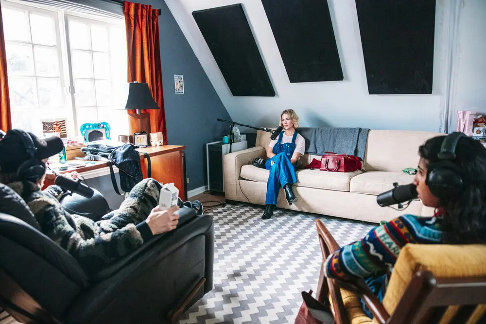 Dax Shepard interviews actress January Jones for his Armchair Expert podcast.