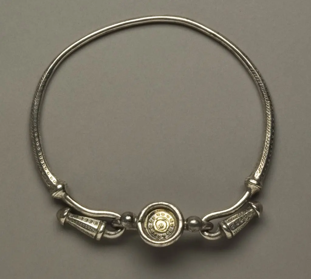Celtiberian, Silver and Gold Torque, c. 172–150 BC, silver and gold, the Hispanic Society of America.