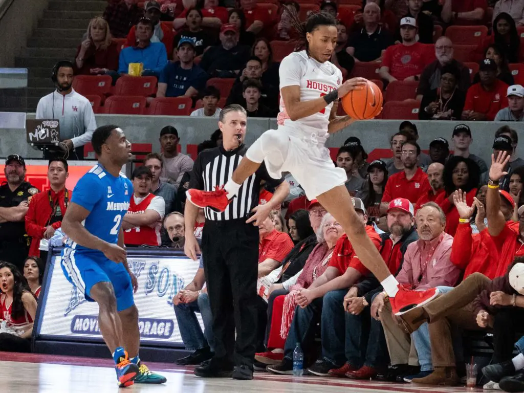 Caleb Mills played with the all-out intensity Kelvin Sampson demands. (Photo by F. Carter Smith)