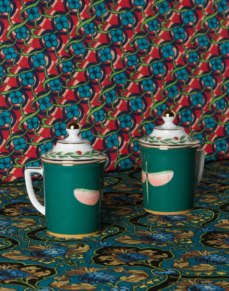 The La Double J mug gives an elevated style boost to your glassware game for your work from home beverages. 