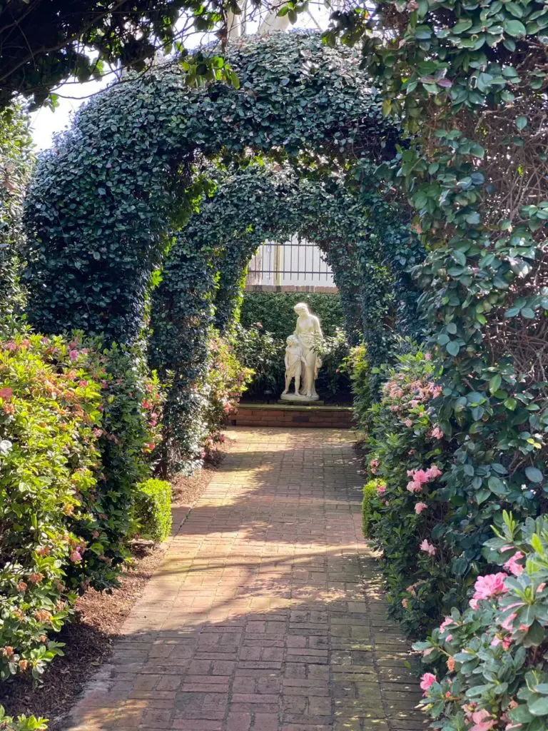 Gardens at the Forum of Civics building, home to River Oaks Garden Club (Photo by Shelby Hodge)