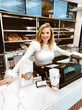 Entrepreneurial artist Reagan Corbett ingeniously planned the perfect storm of Houston Artists with a local foodie favorite. 