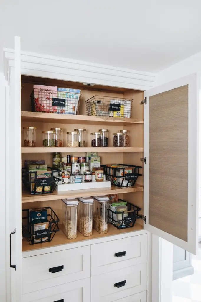 Organization 101 — Tips for Tackling Your Closet, Pantry, and Beyond