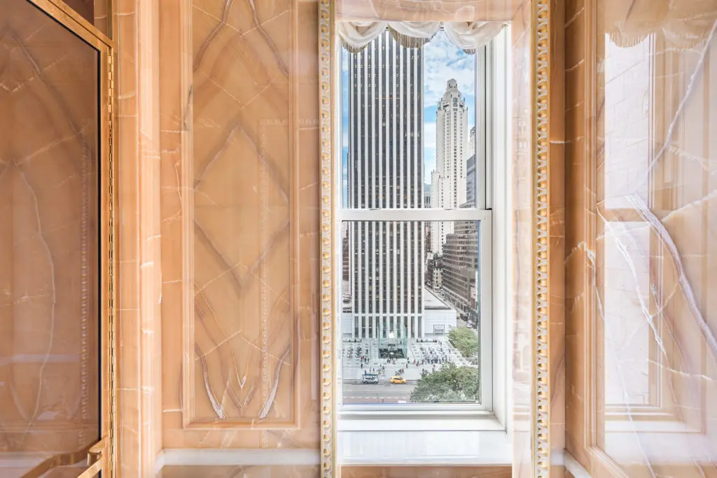 Bathroom with a view (Photo courtesy Douglas Elliman )