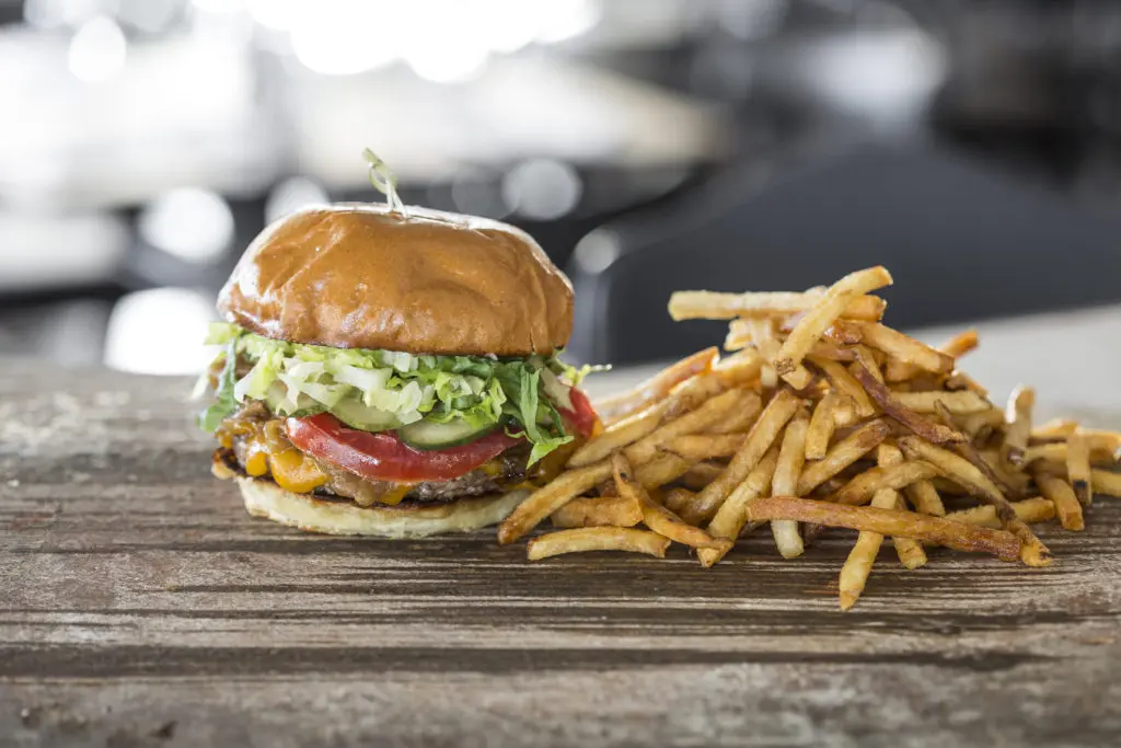 Reslish Restaurant & Bar Classic Burger (Photo by Julie Soefer)