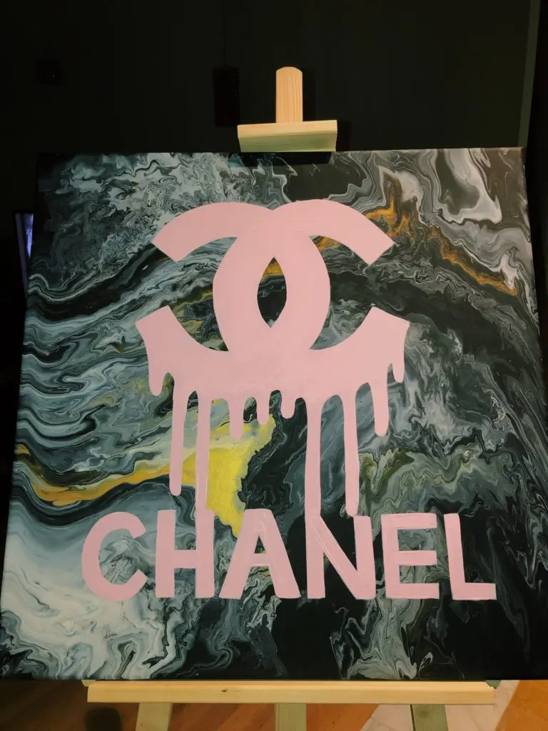 Alexis Ho's "Pink Motorola" 