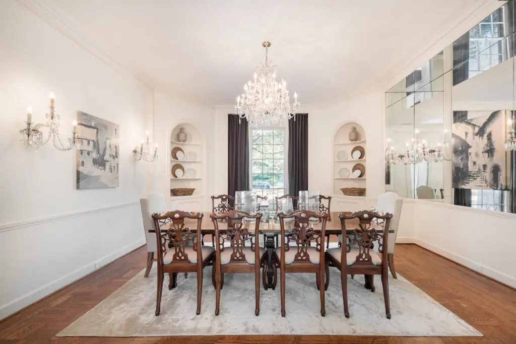 The octagonal dining room was on eof John Staub's iconic design elements. (Photo by Vlady Ambia)