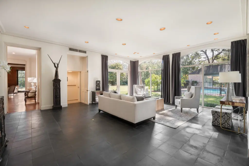 A broader view of the sunroom. (Photo by Vlady Ambia)