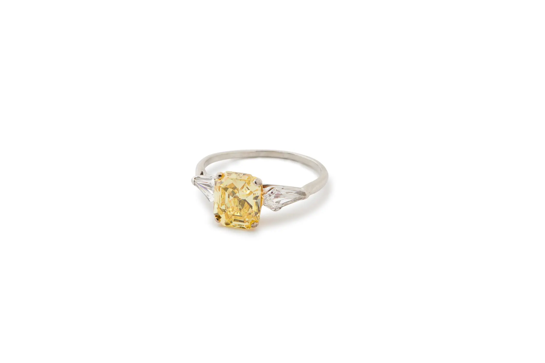 This yellow diamond brings a pop of color.
