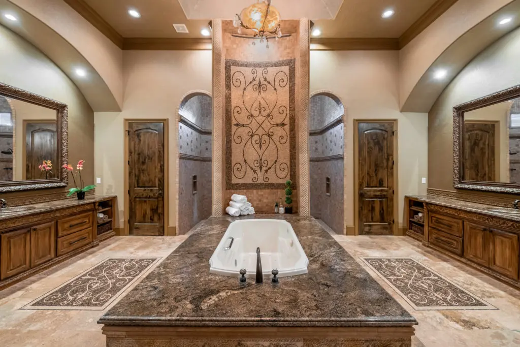 A master ensuite with loads of style. 