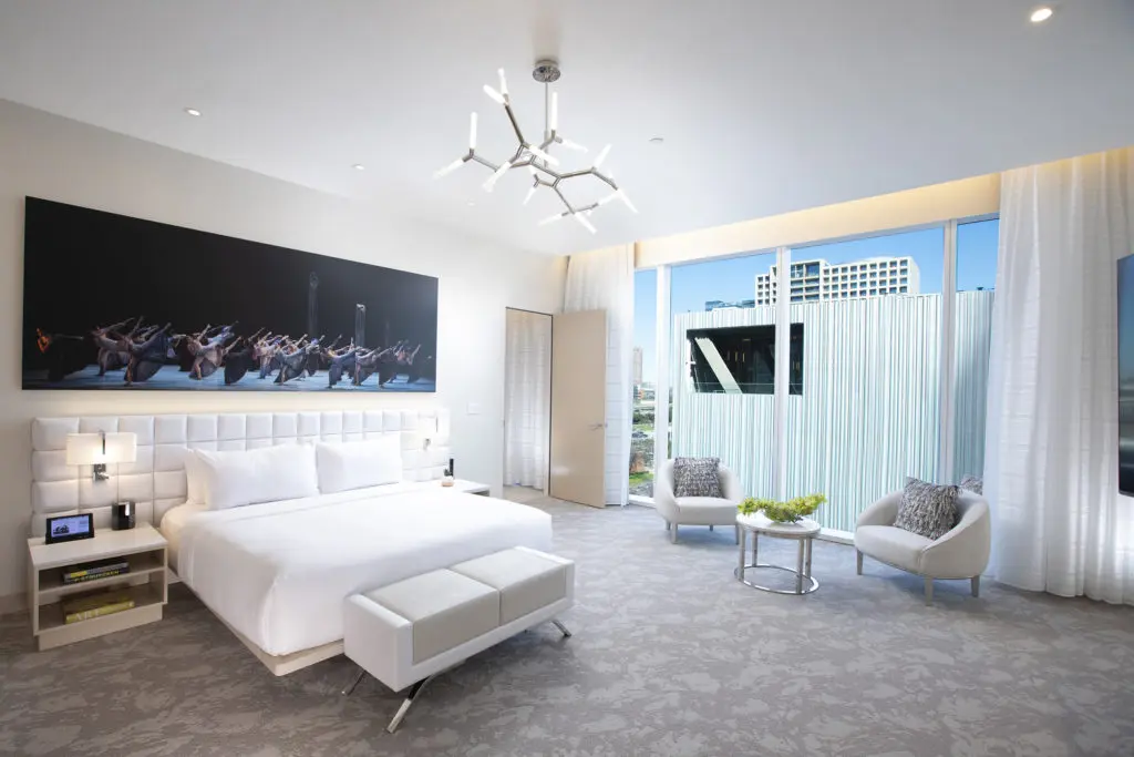 The Grand Finale Suite in the Hall Arts Hotel   (Photo by Robert Tsai)