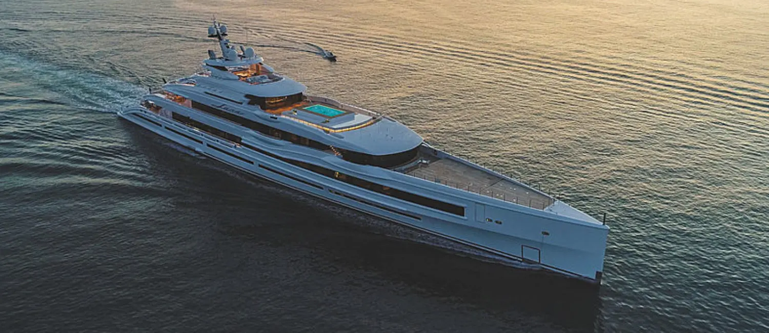 The 3,900 GT Lana super yacht